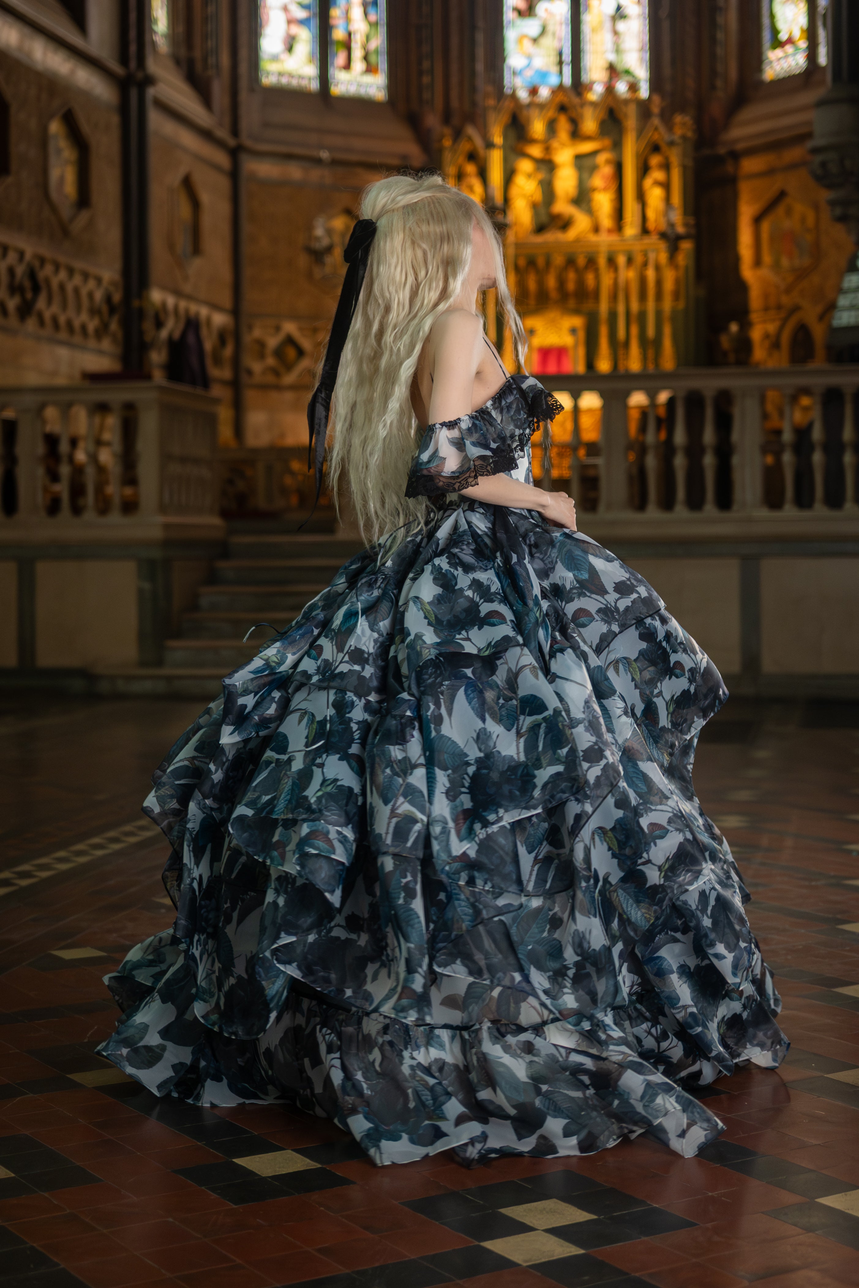 Chapel of Thorns Guileless Gown