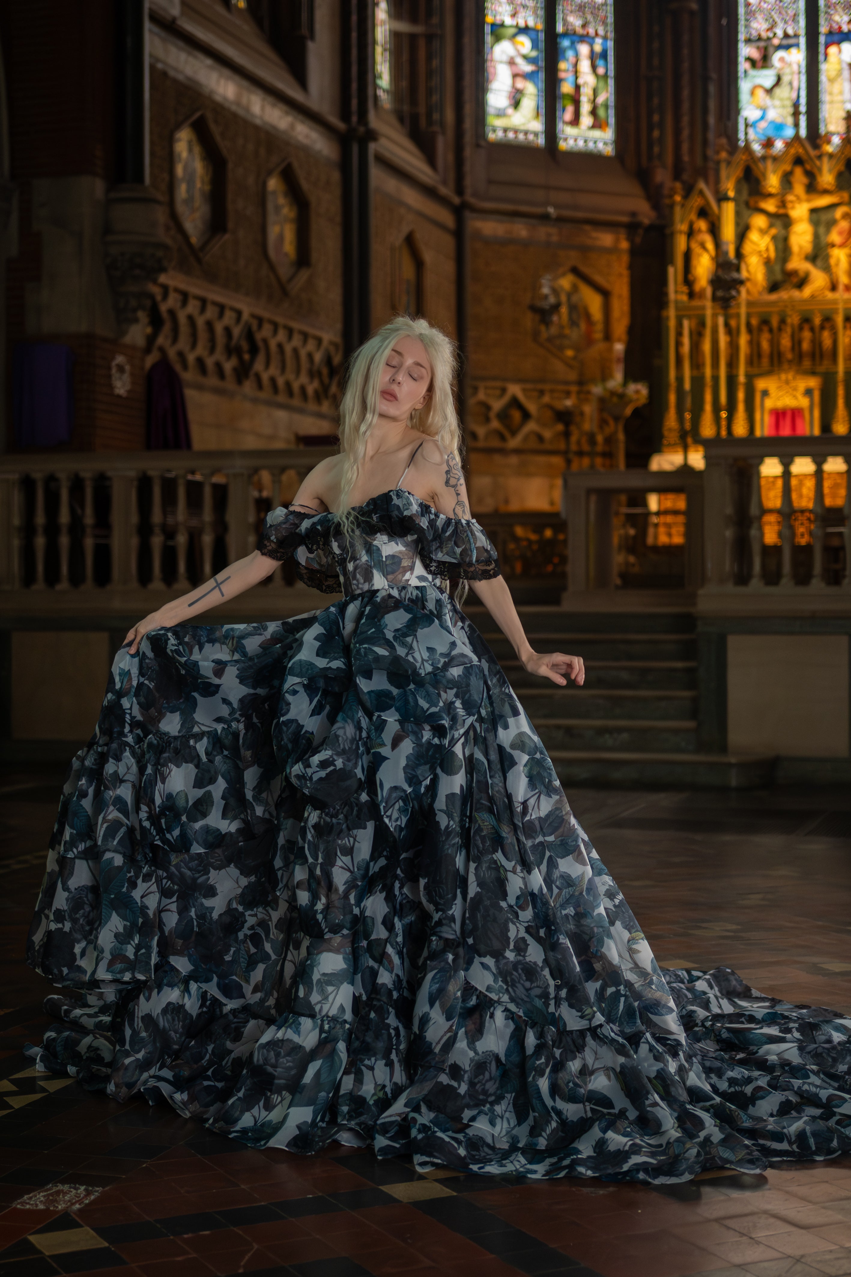 Chapel of Thorns Guileless Gown
