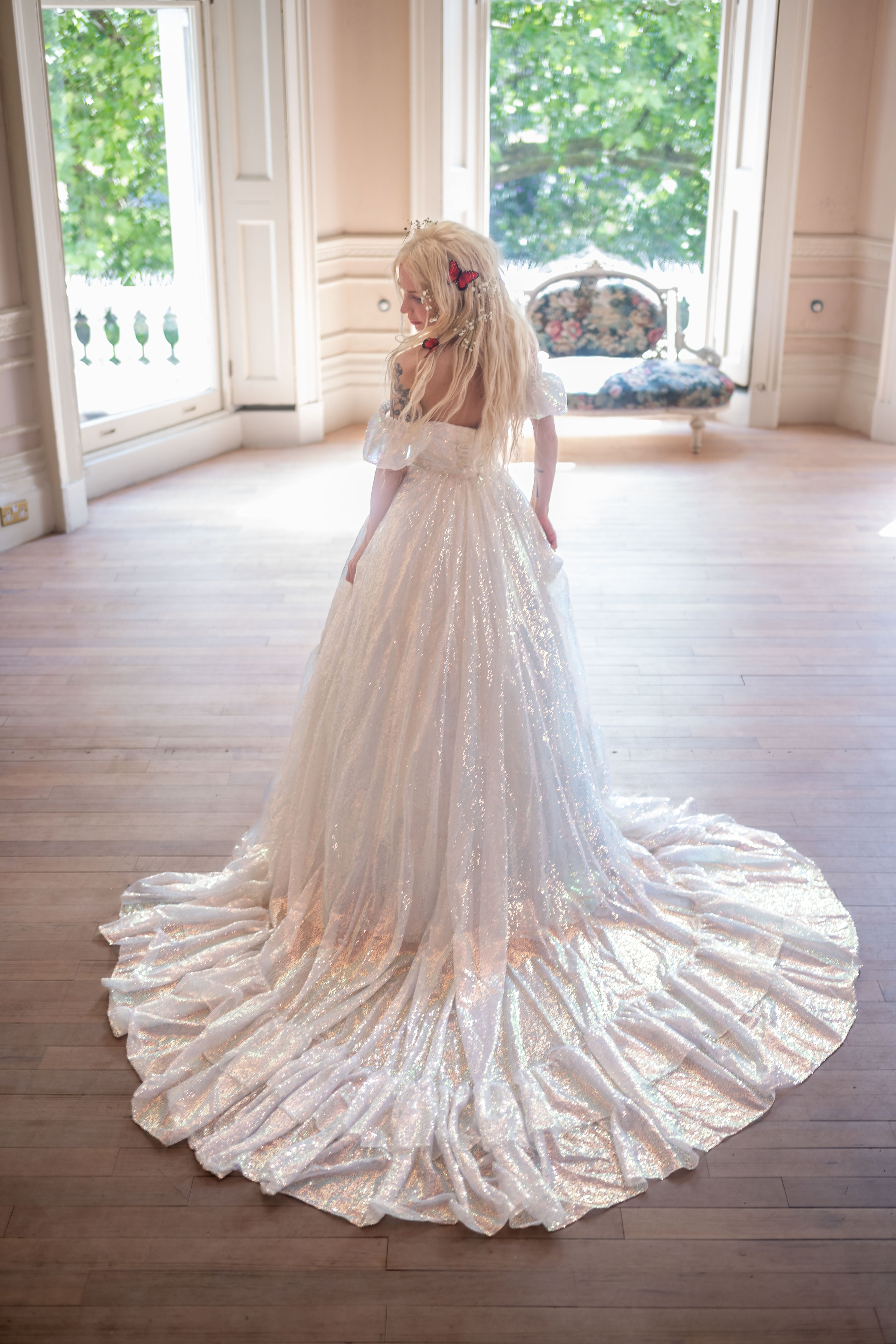 Lady of Lórien Valois Train
