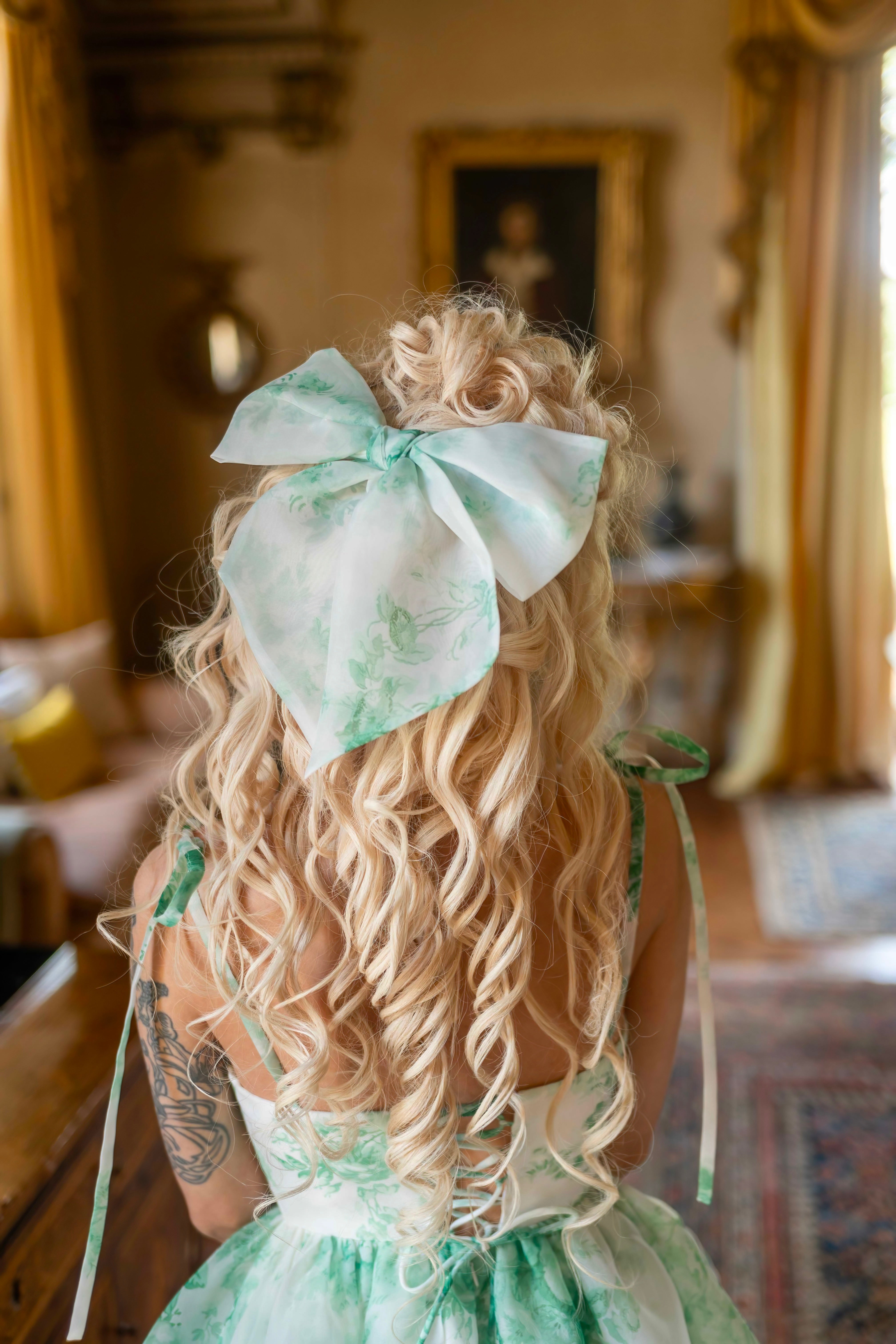 Lawn Party Countess Bow