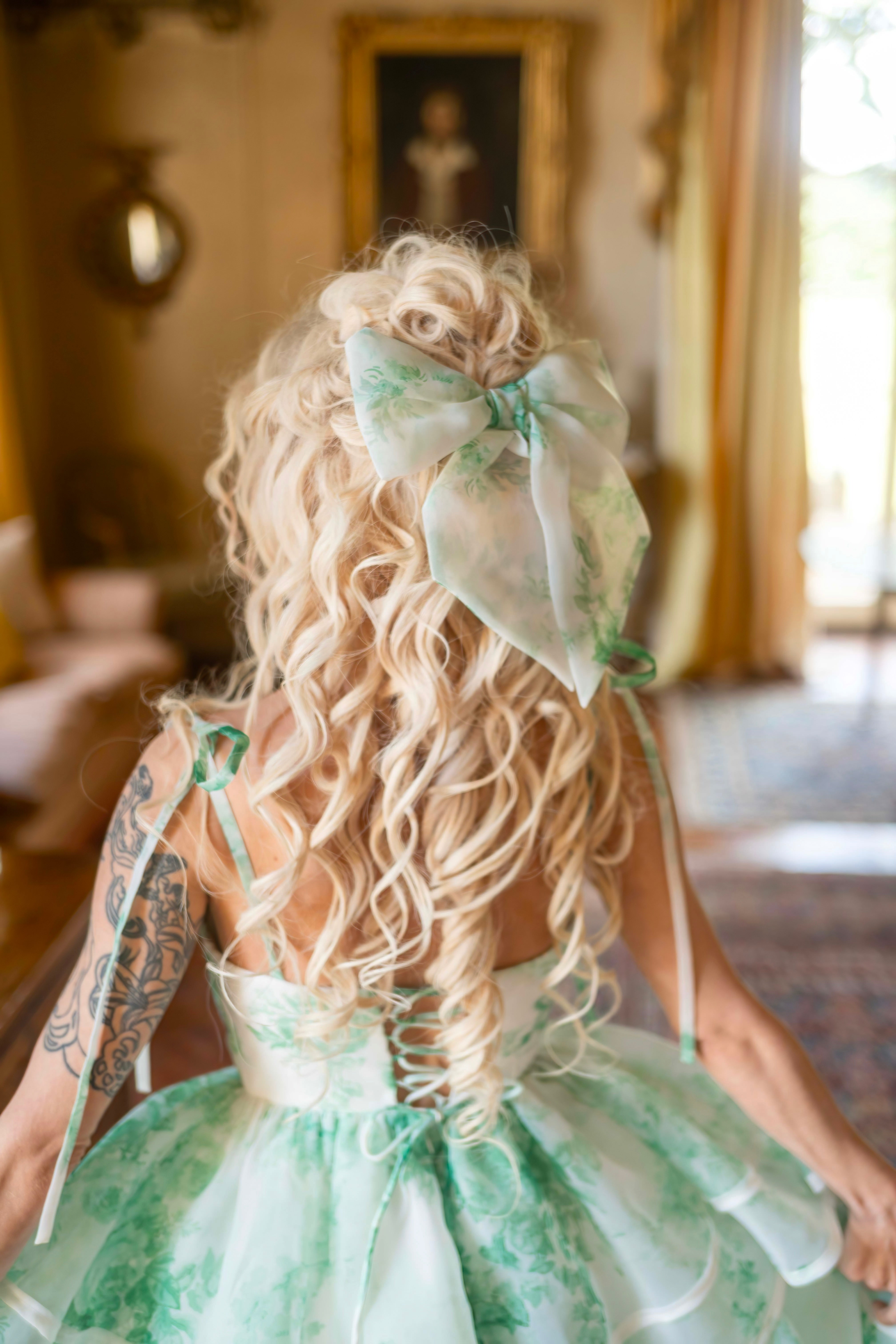 Lawn Party Countess Bow