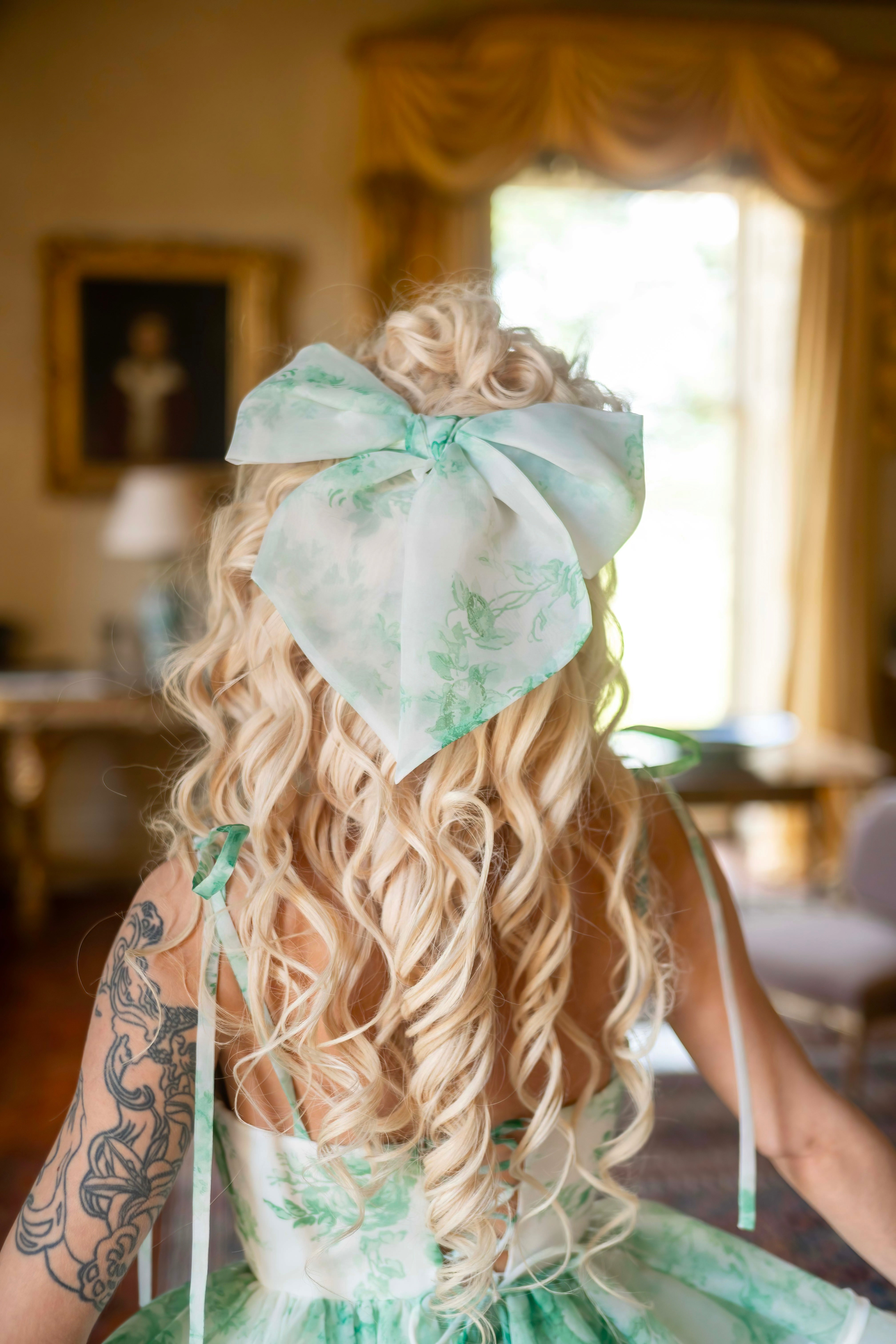 Lawn Party Countess Bow