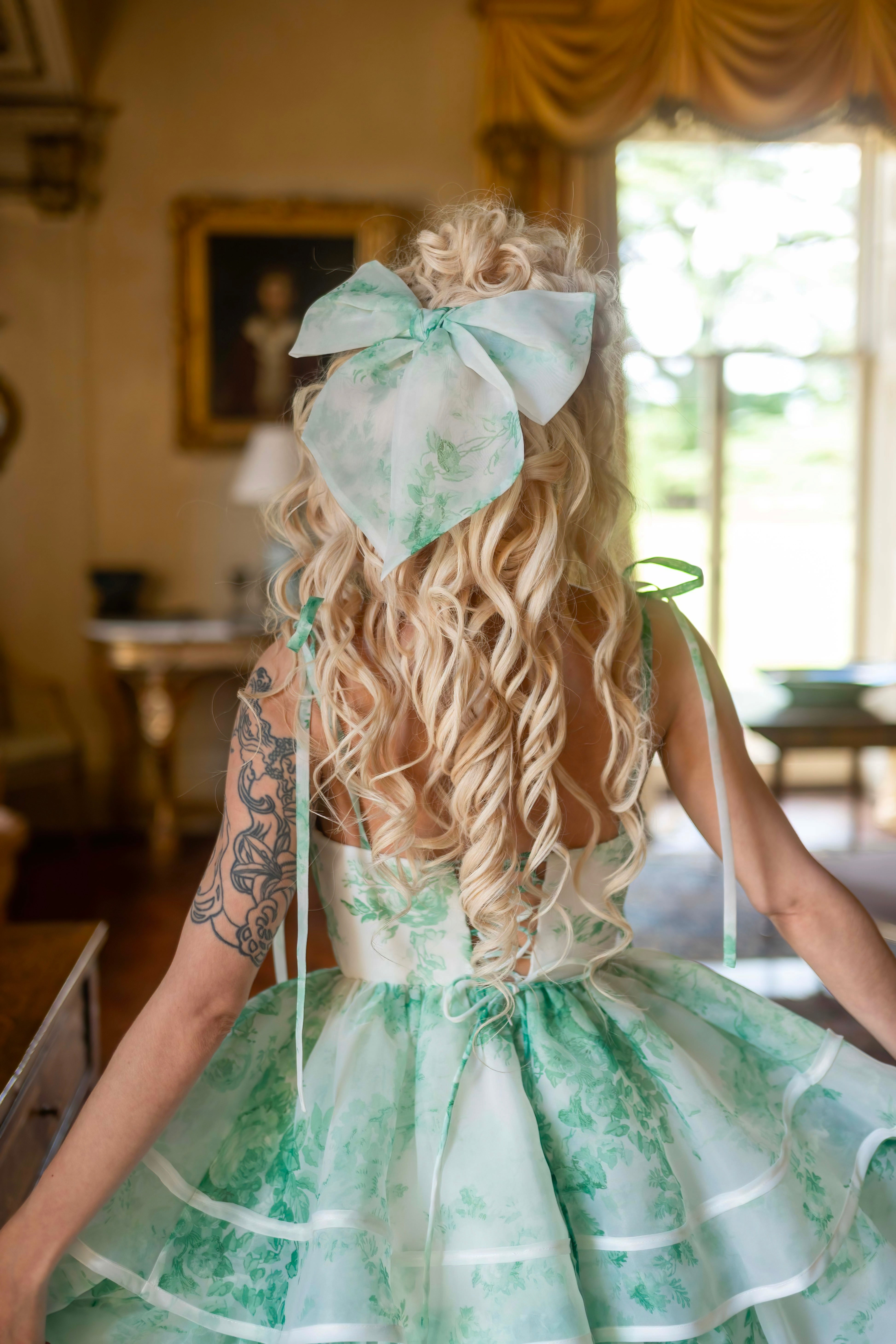 Lawn Party Countess Bow