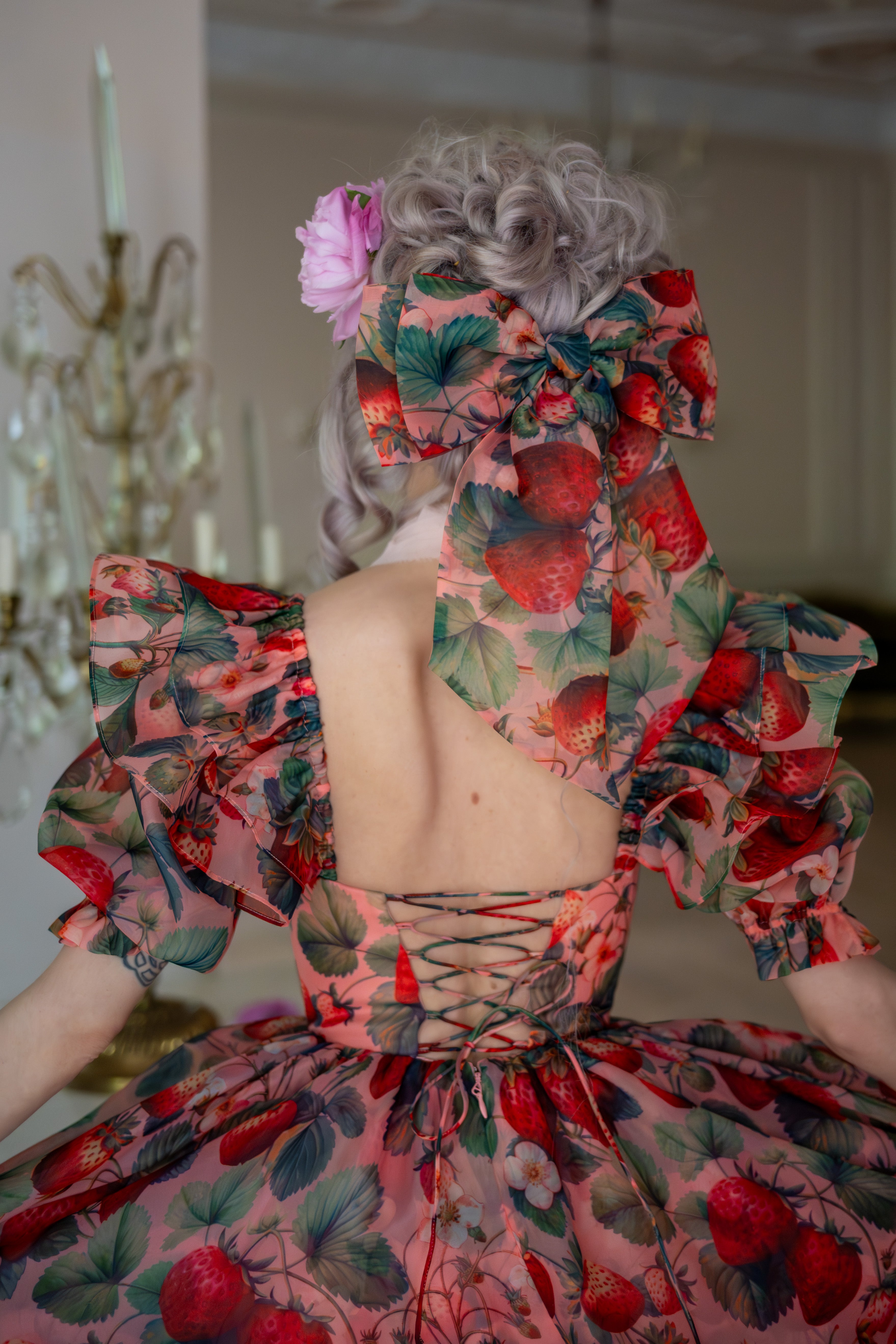 Scarlet Scandal Winged Hairbow
