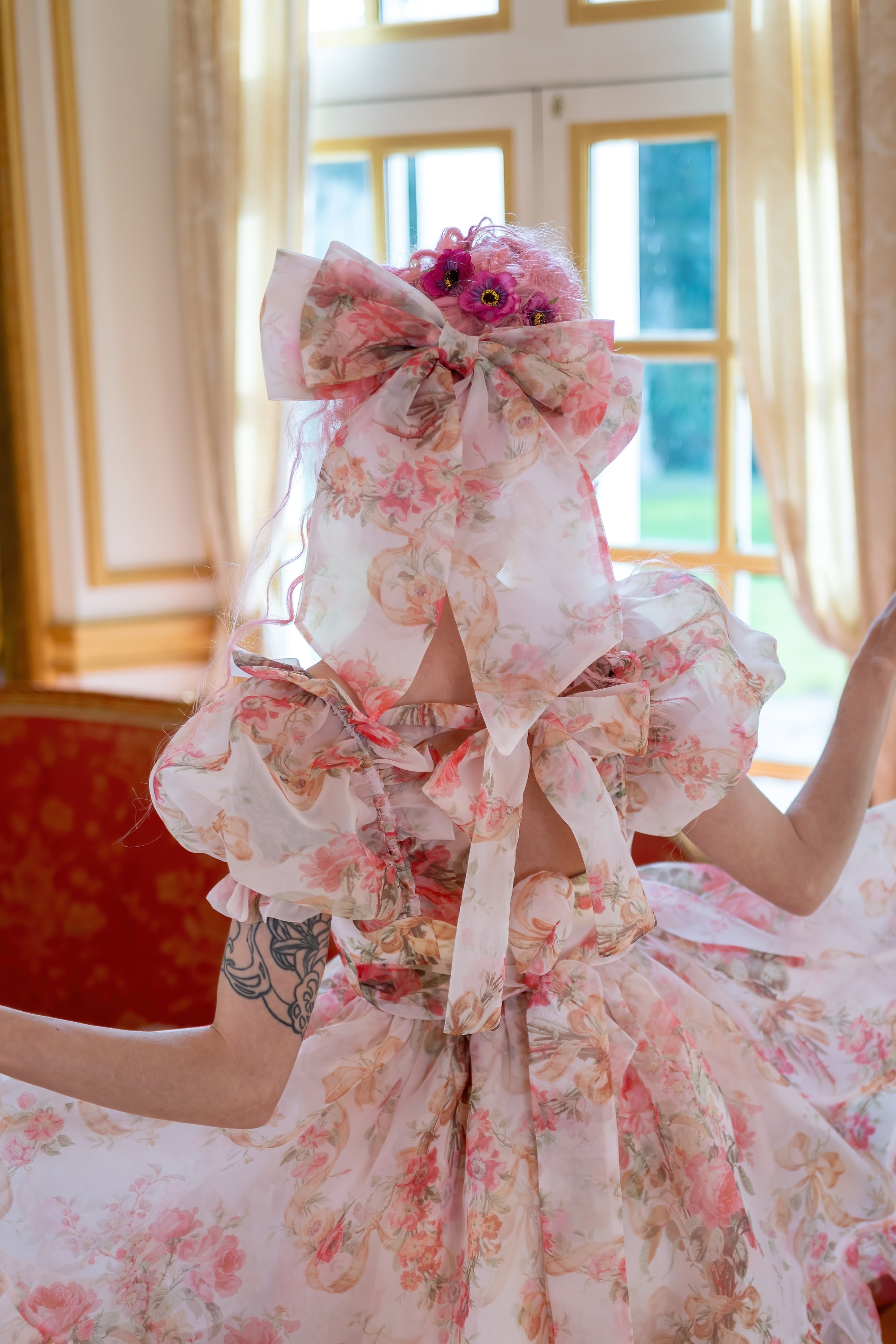 Venetian Rose Winged Bow