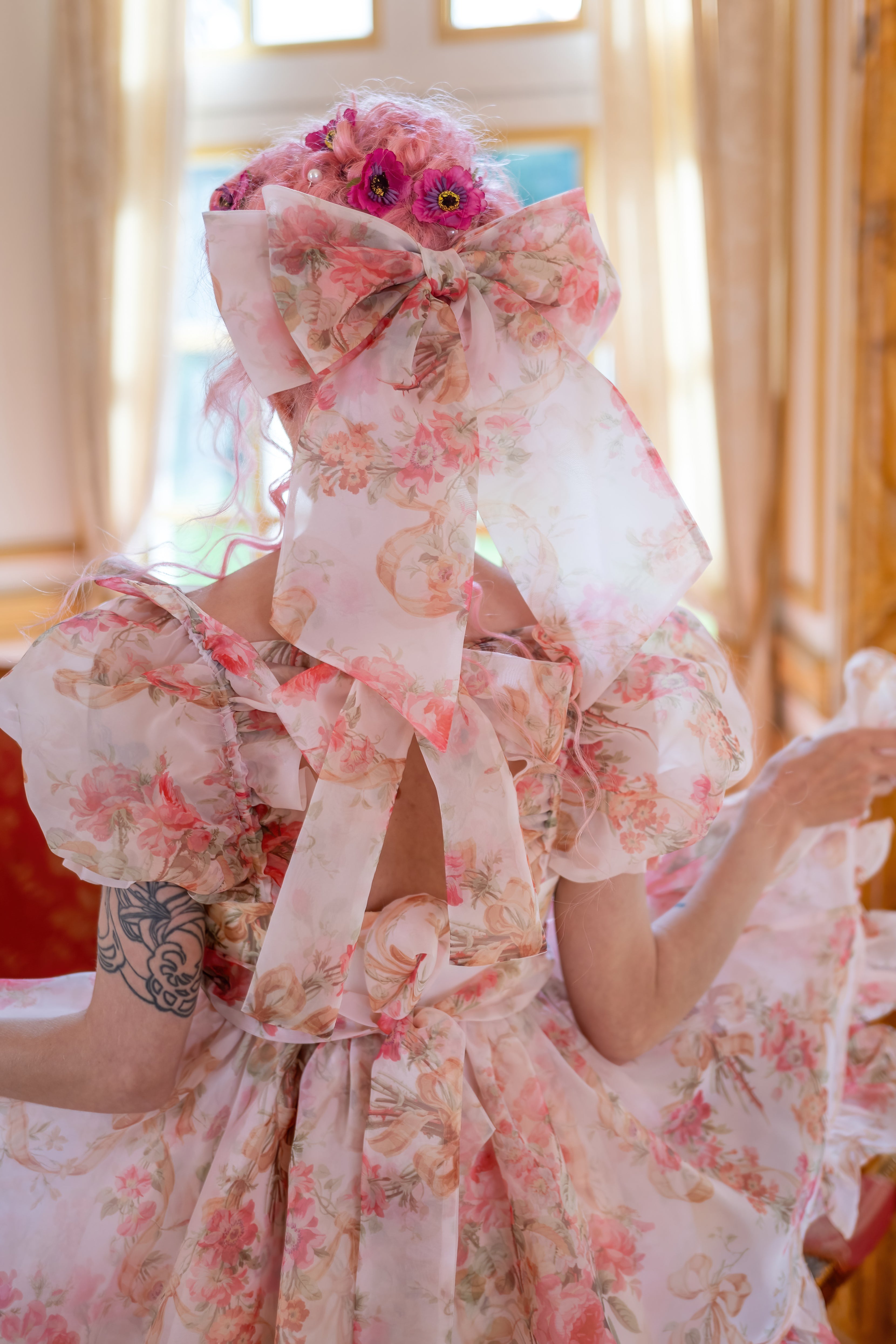 Venetian Rose Winged Bow