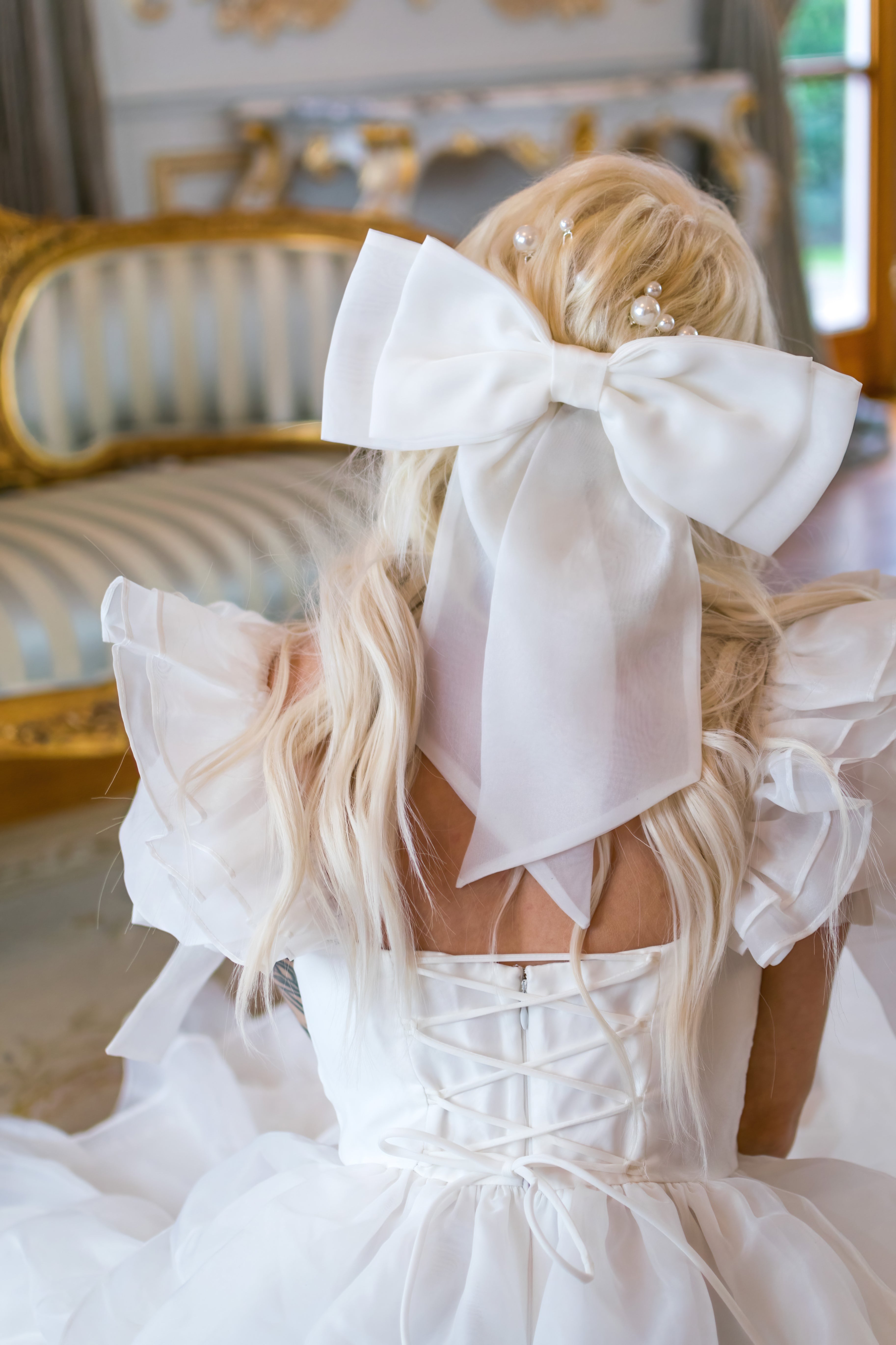 White Swan Winged Bow