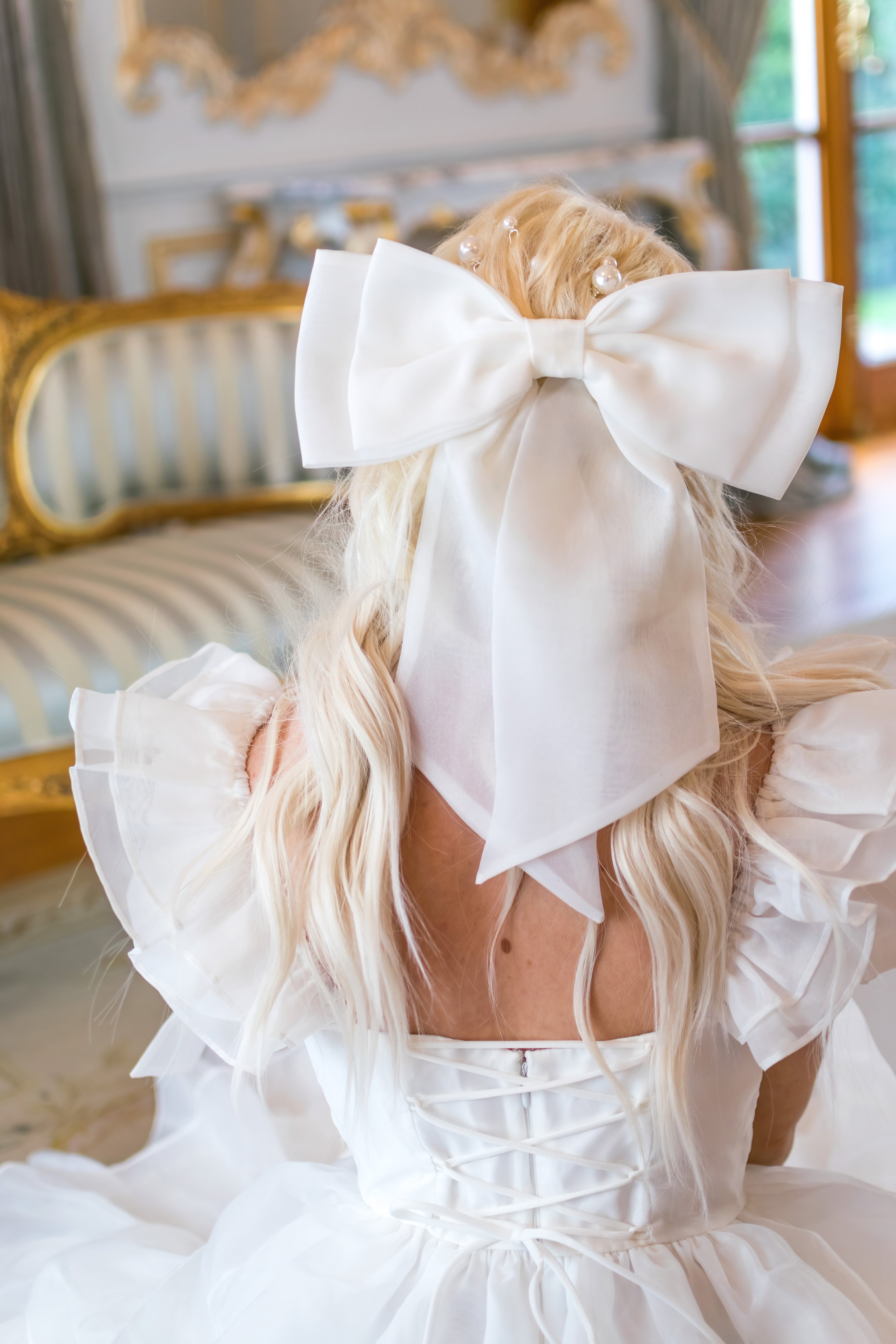 White Swan Winged Bow