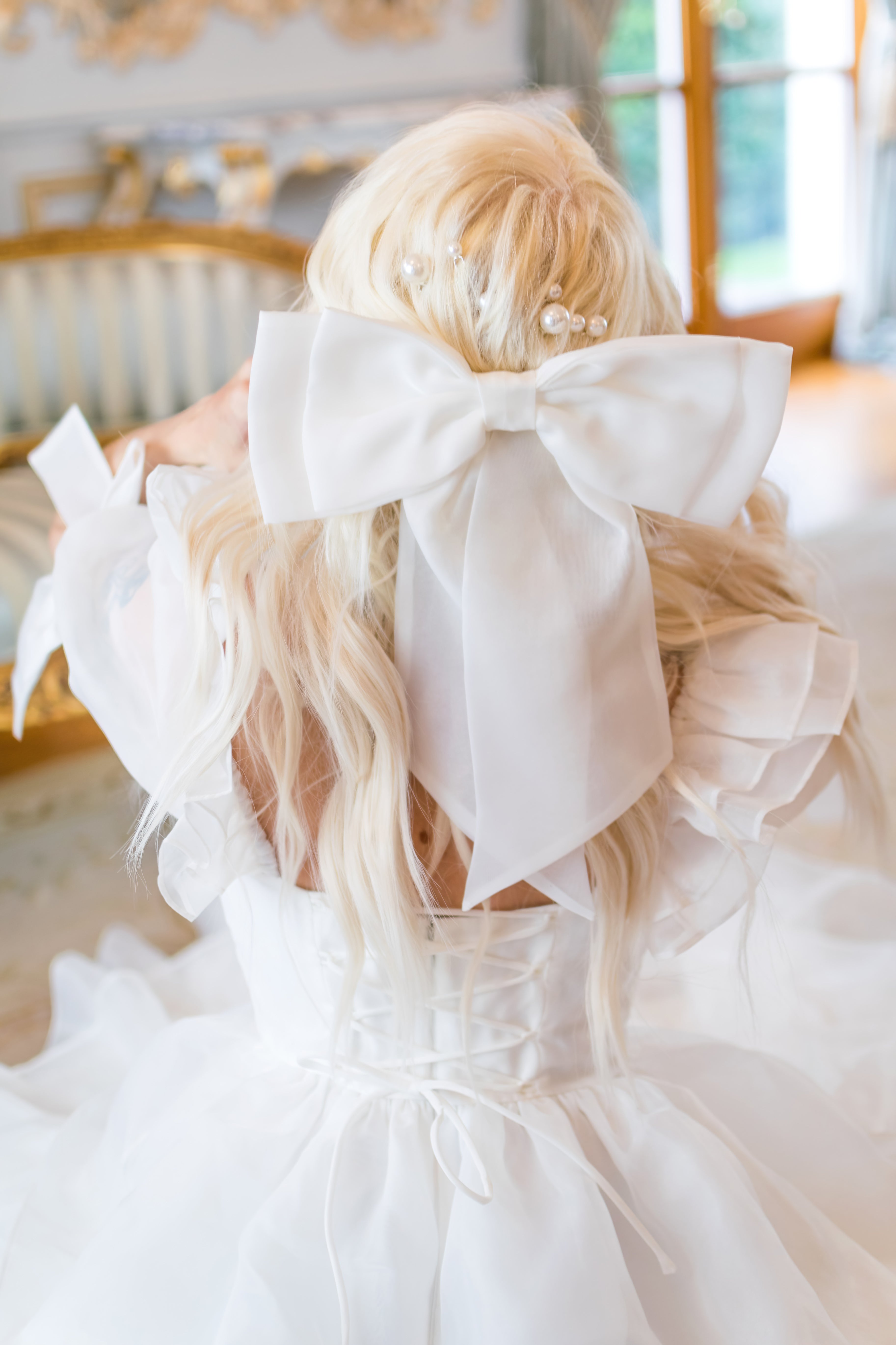 White Swan Winged Bow