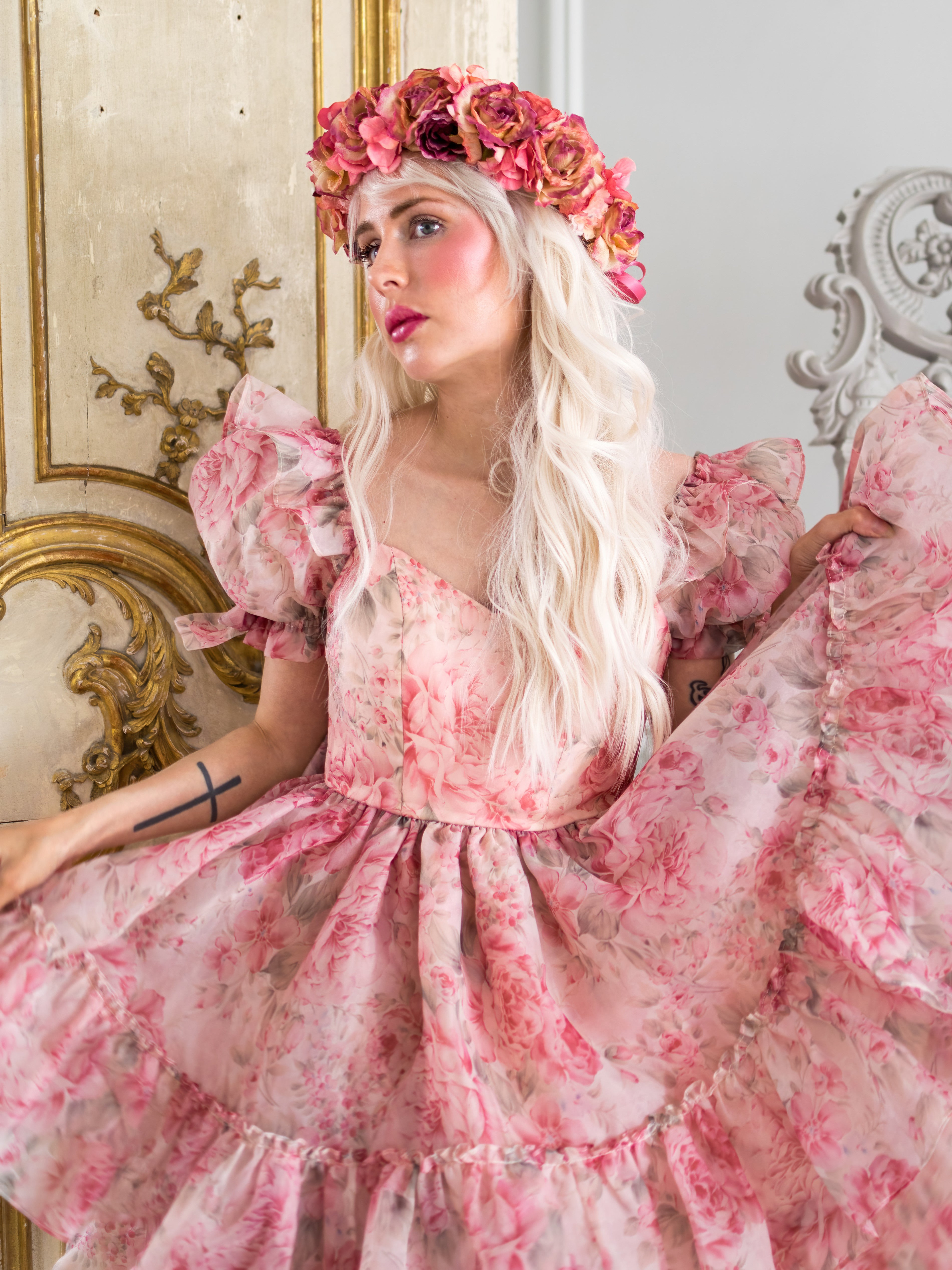 Faded Grandeur Romance Crown