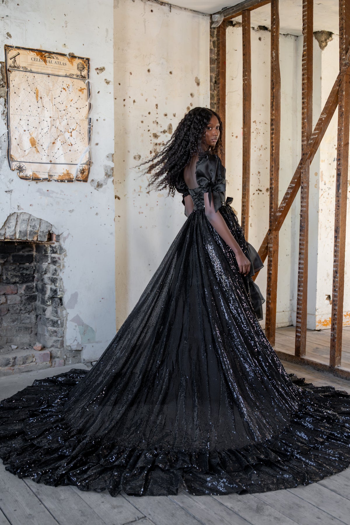 Black Pearl Valois Train