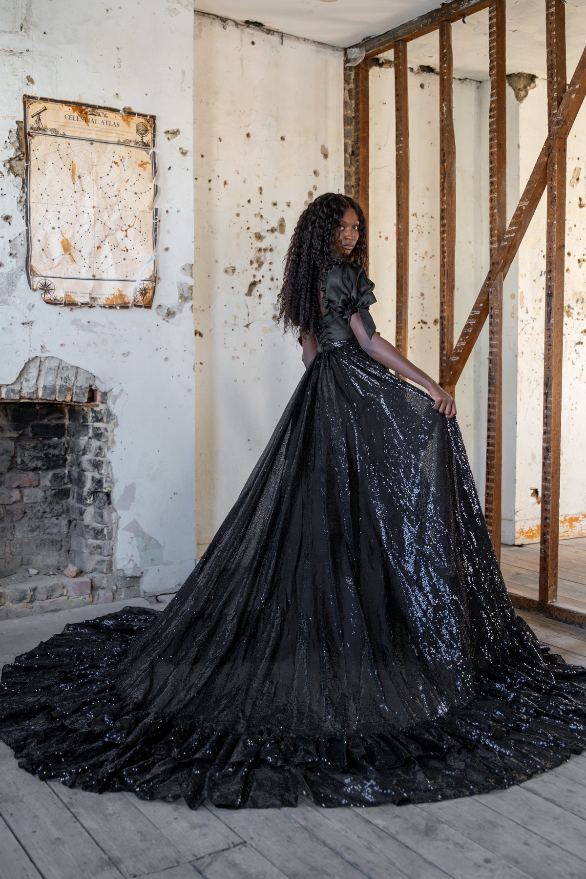 Black Pearl Valois Train