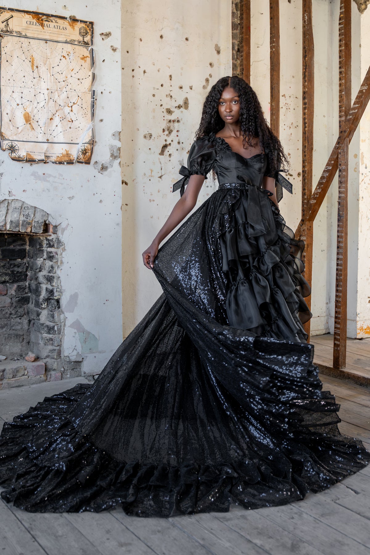 Black Pearl Valois Train
