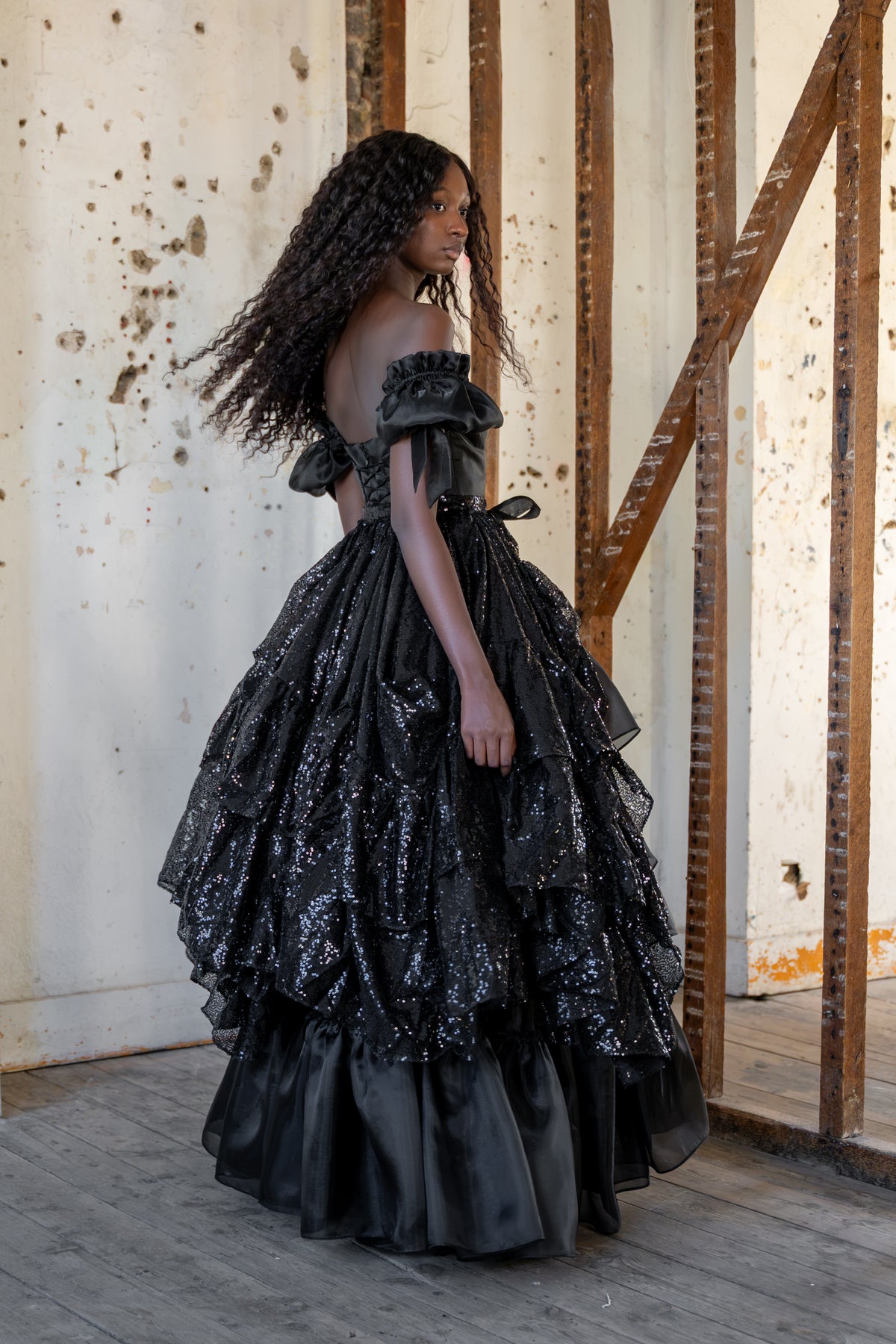 Black Pearl Valois Train