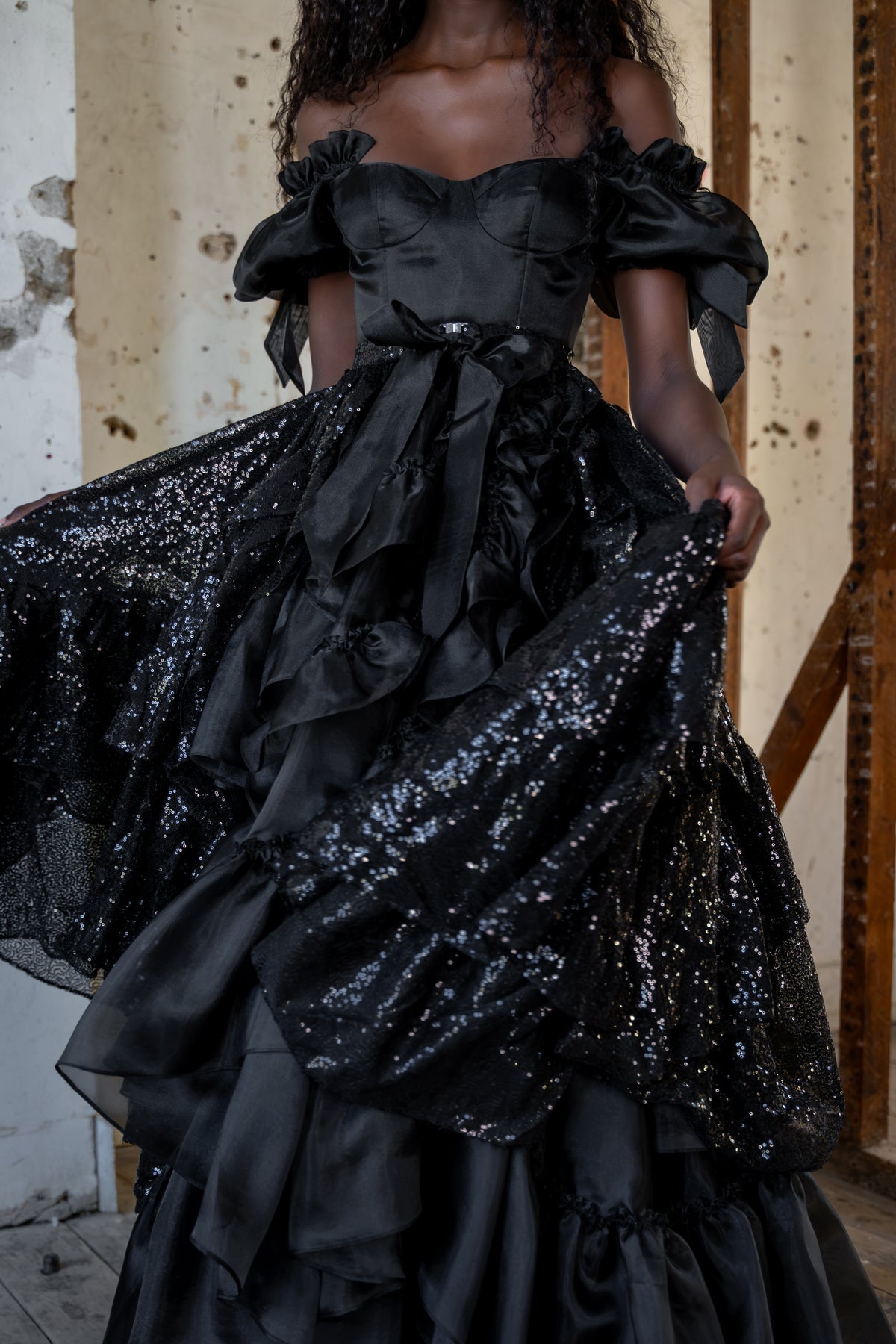 Black Pearl Valois Train