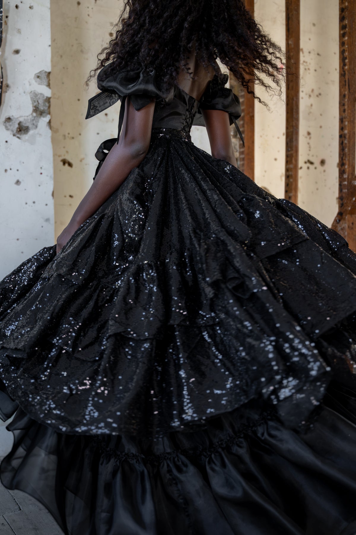 Black Pearl Valois Train