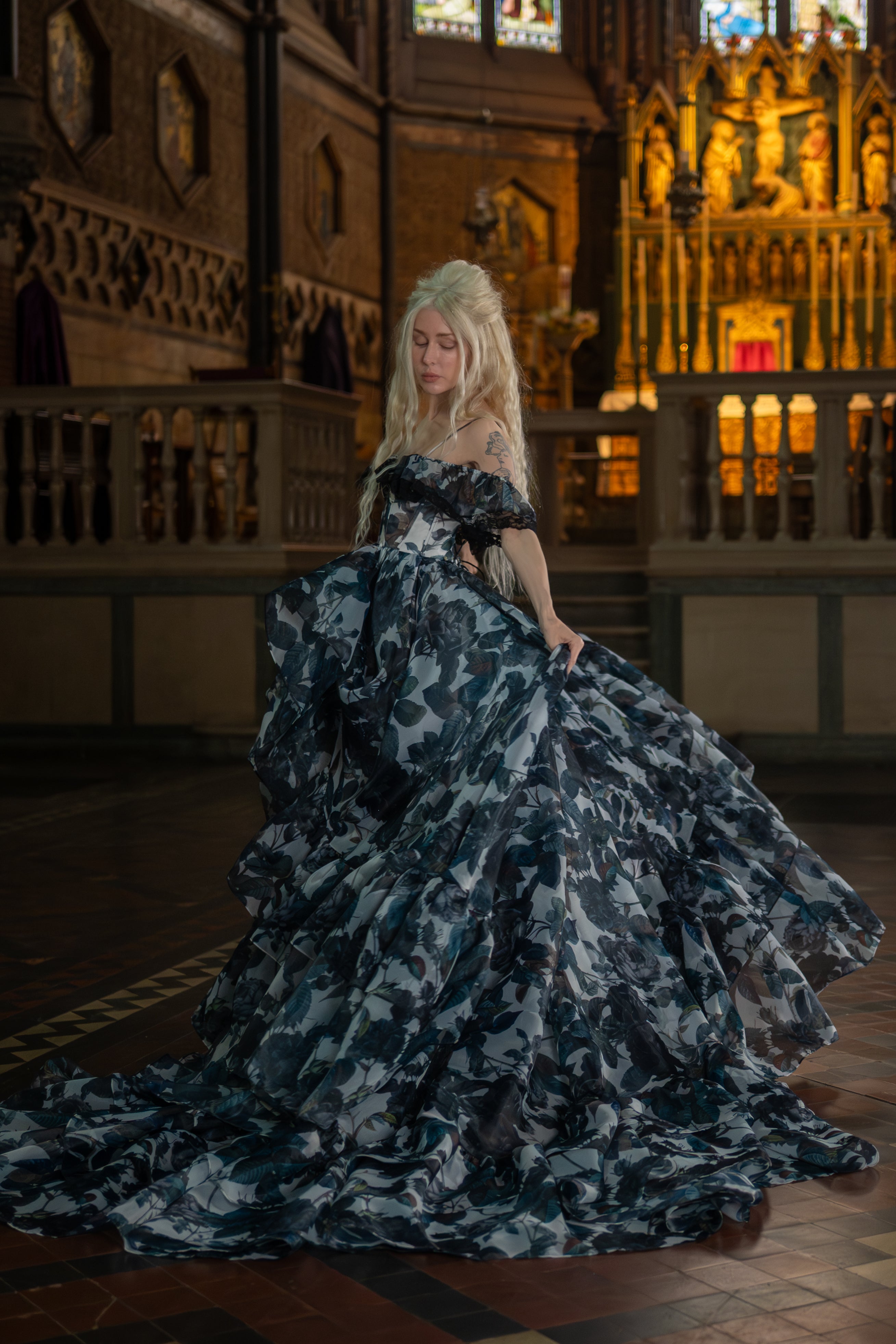 Chapel of Thorns Guileless Gown