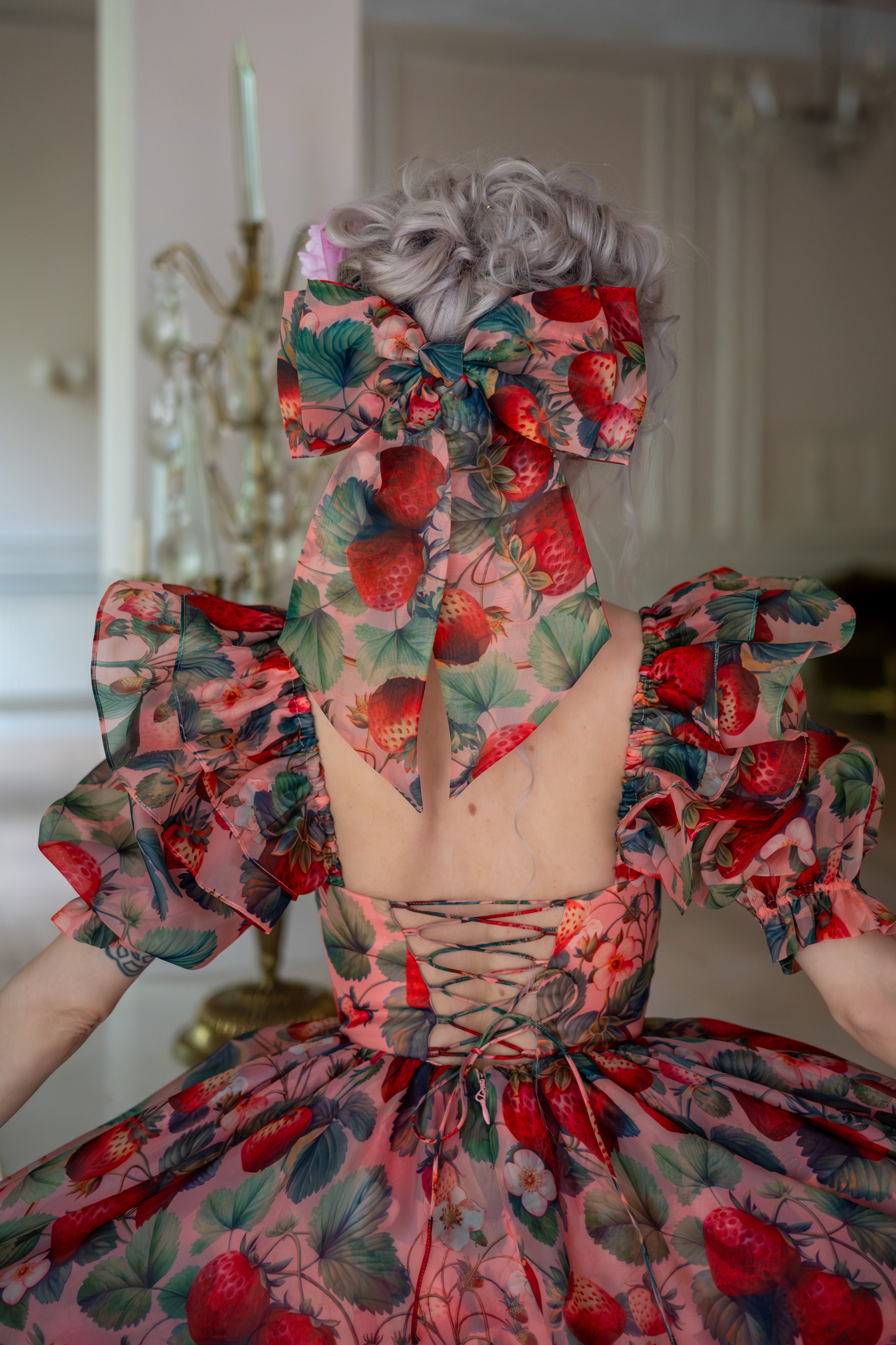 Scarlet Scandal Winged Hairbow