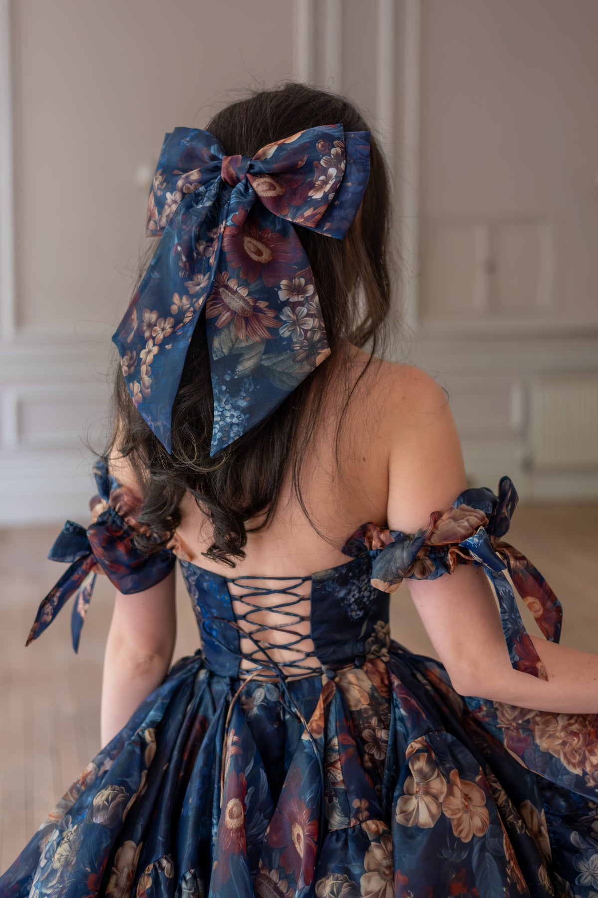 Thalia's Grove Winged Bow